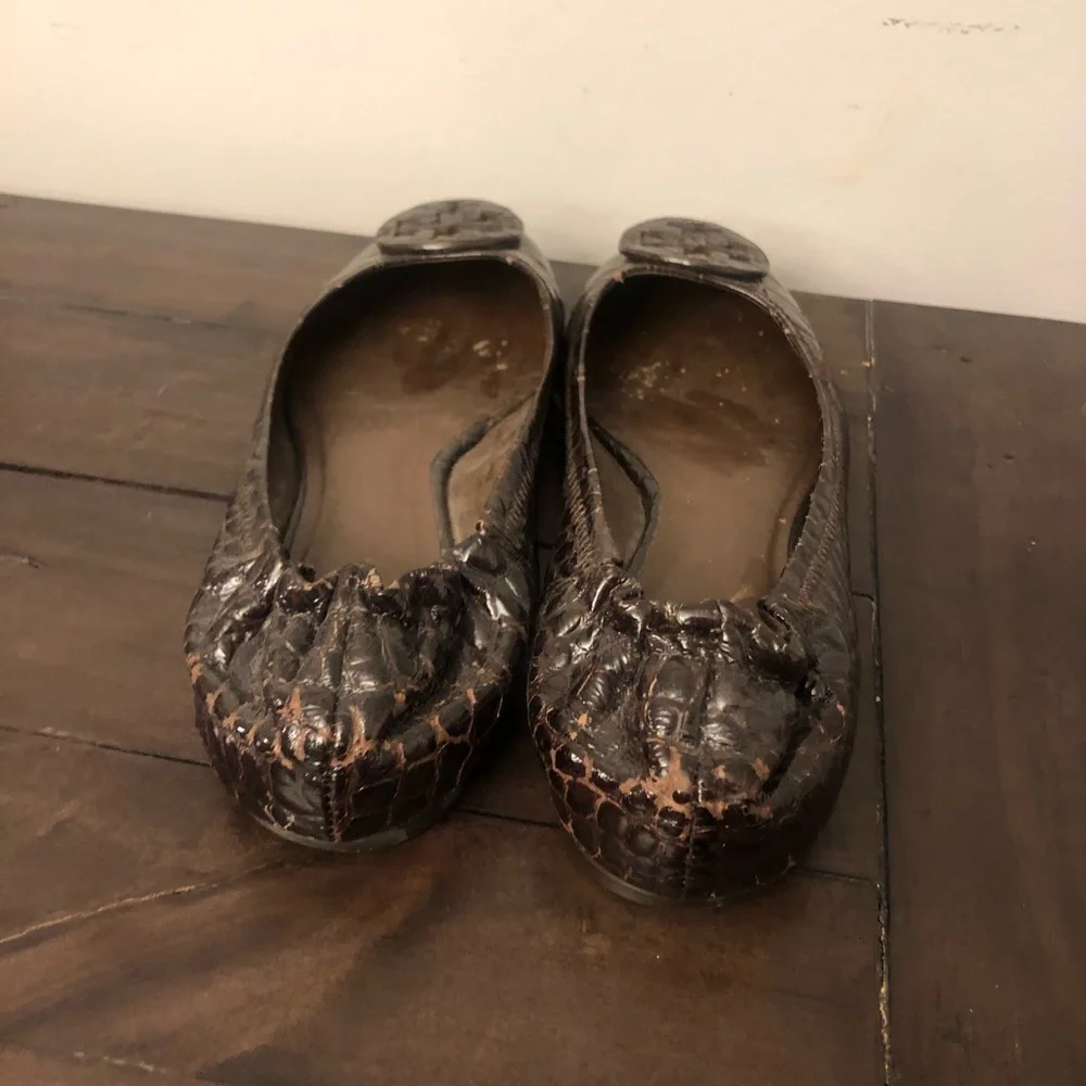 Tory Burch reva brown crocodile print flats